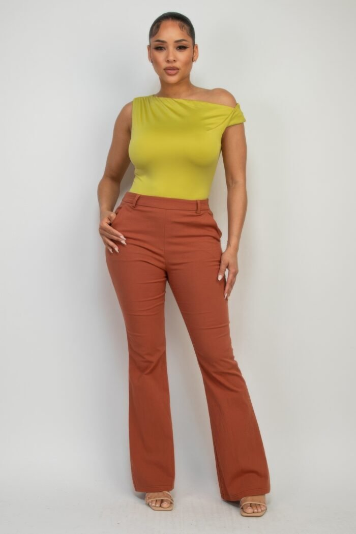 One-shoulder twisted detail silky top