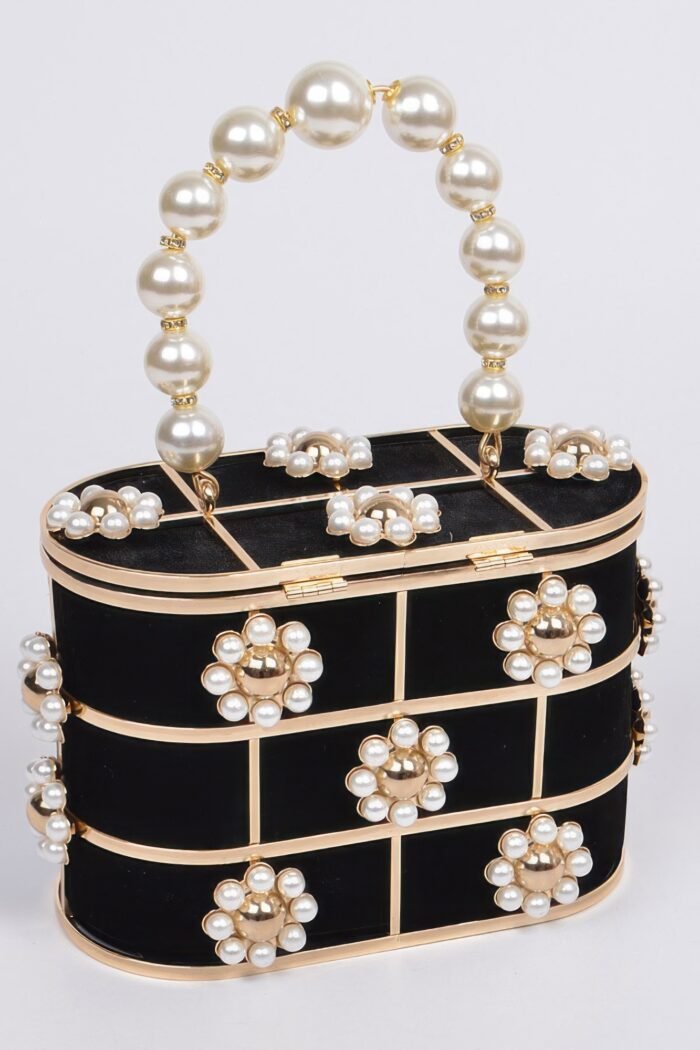 Flower beads attached with bento bag