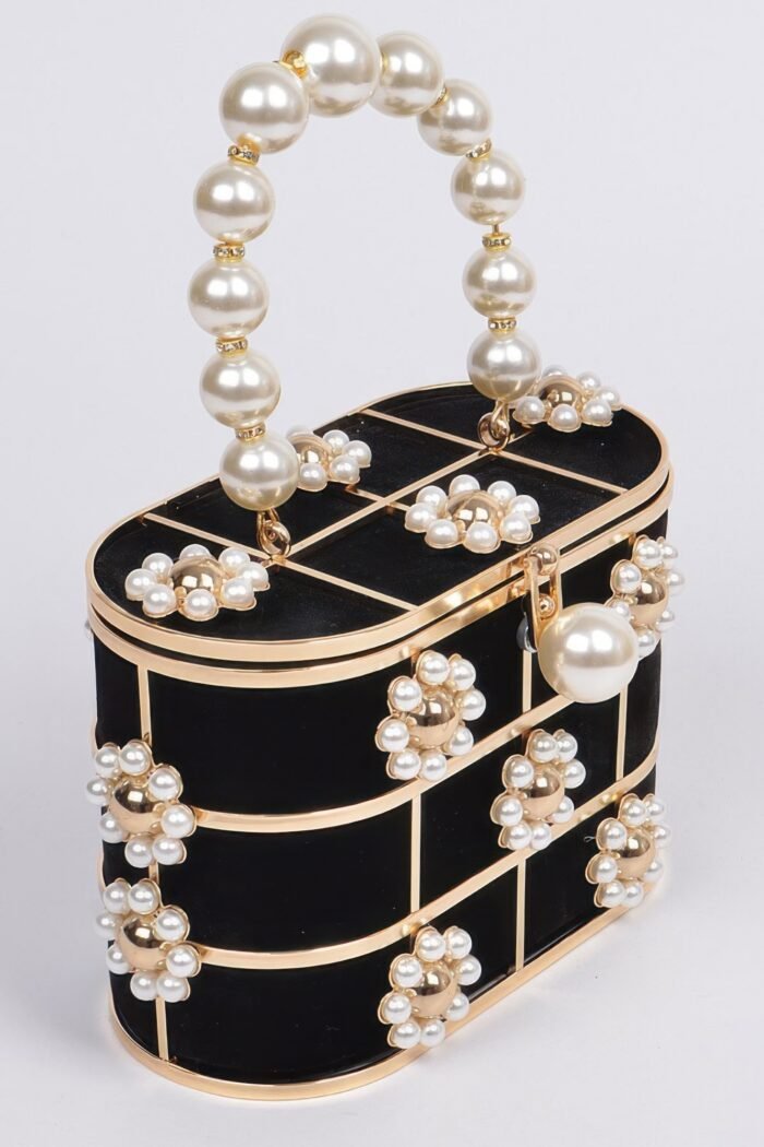 Flower beads attached with bento bag