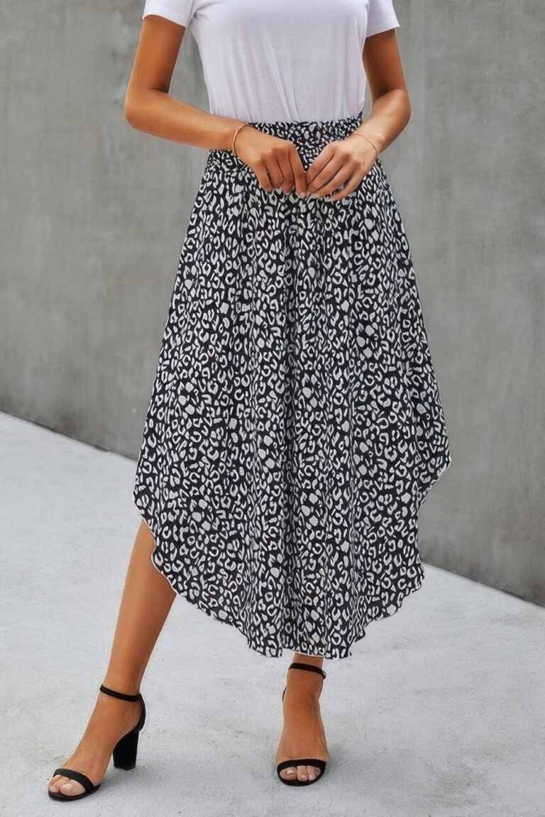 Asymmetrical hem flared skirt