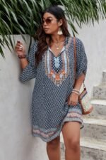 Plus Size V Neck Printed Loose Fit Midi Dress - Image 8