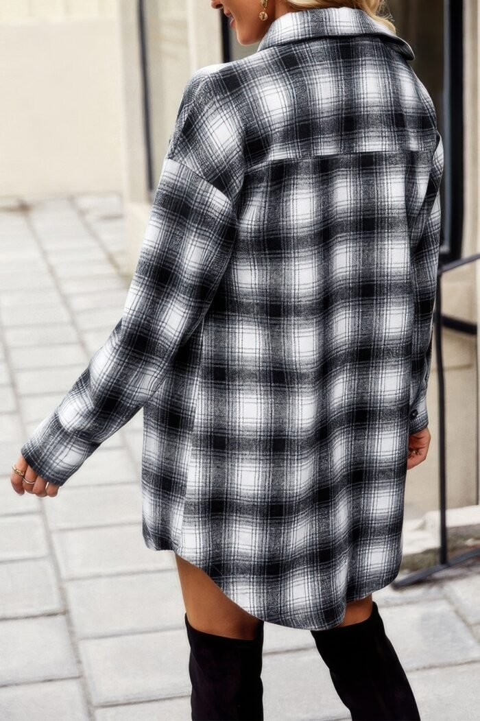 Plaid single pocket button down loose outerwear
