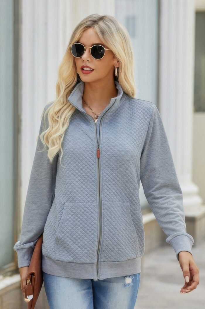 Solid zip up quilted charm pockets jacket - image 5