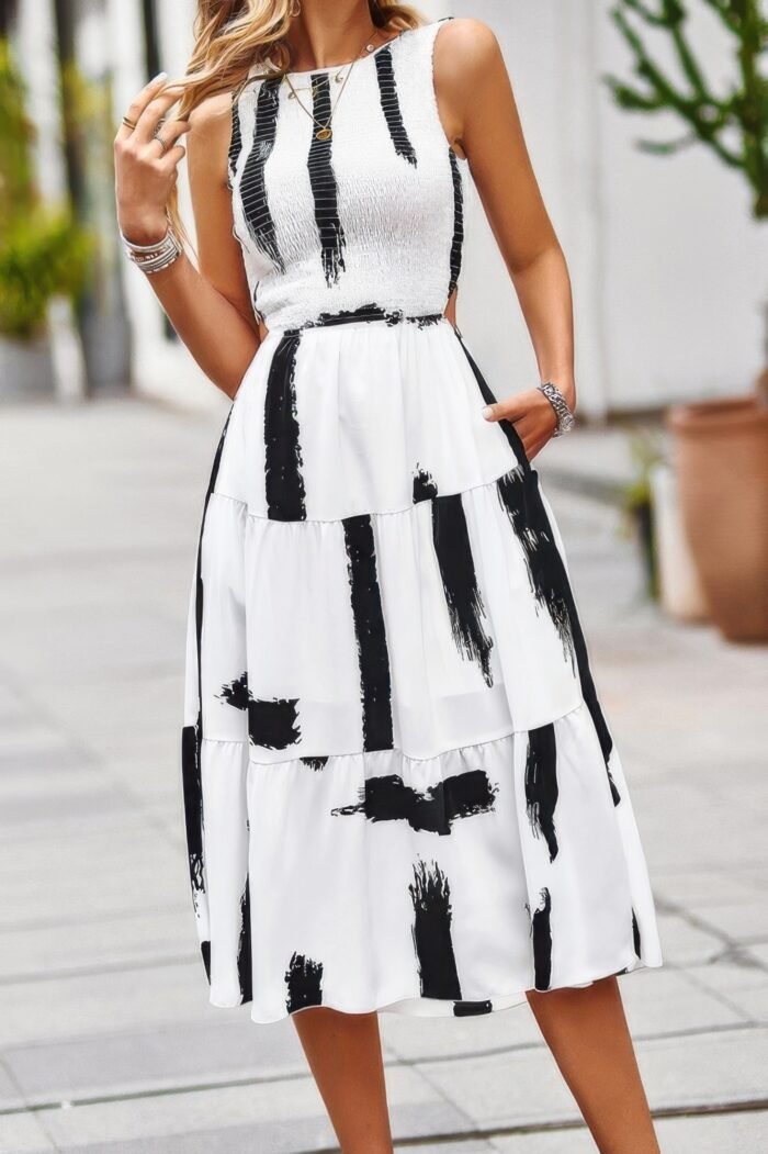 Floral print pocket sleeveless smocked split dress