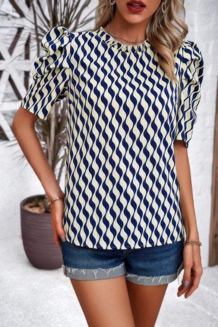 Puff sleeves allover print knot loose fit top - image 5