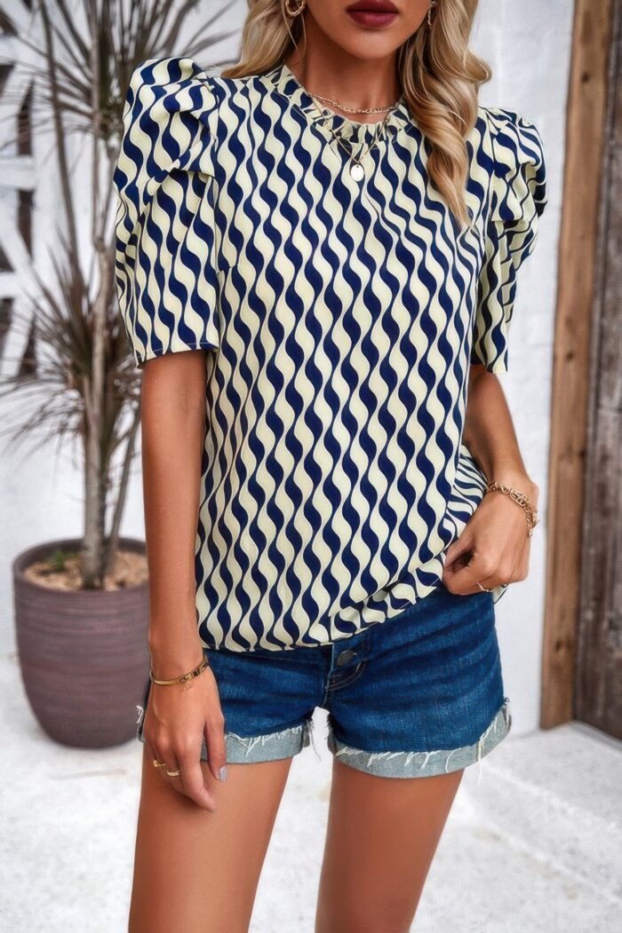 Puff sleeves allover print knot loose fit top - image 7