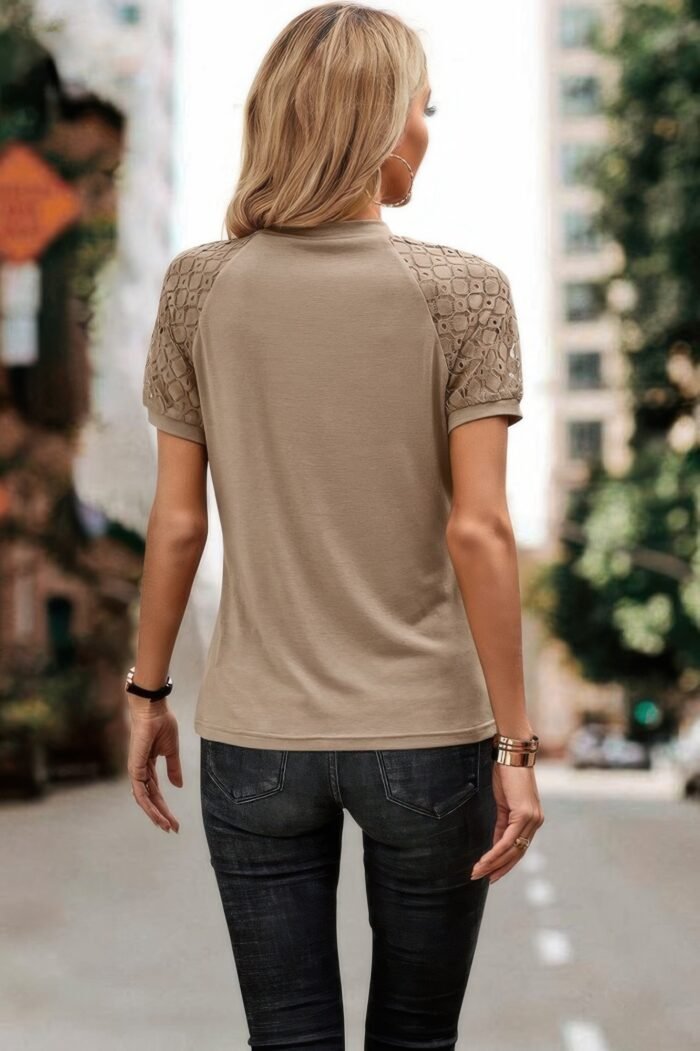 Solid lace sleeve color block ruched fit top