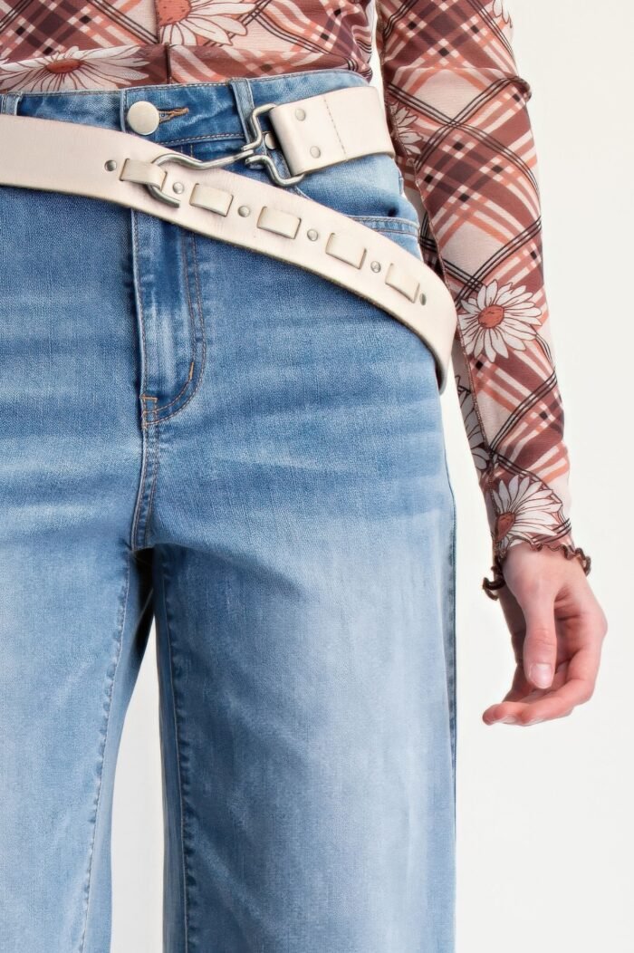 Fur bottom hem washed stretch denim pants - image 4