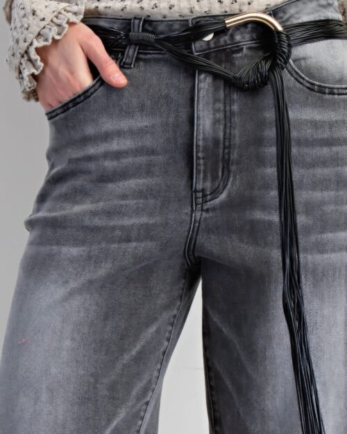 fur bottom hem washed stretch denim pants