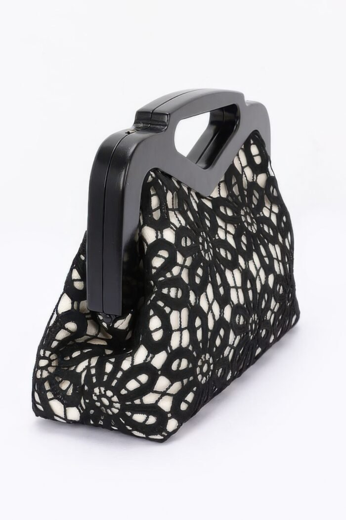 Crochet wood frame clutch - image 4
