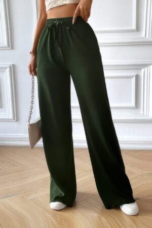 Solid straight leg pants with elastic waist and side pockets – casual women’s pants