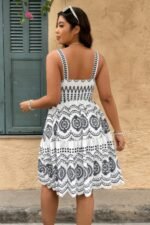 Plus Size Sleeveless Printed V Neck Woven Fit Dress - Image 10