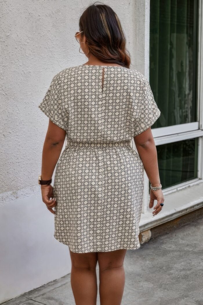 Plus round neck printed batwing sleeve loose dress - image 5