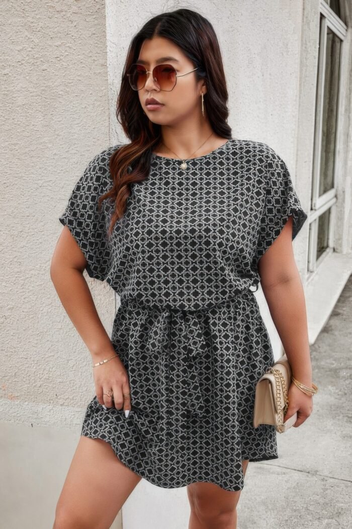 Plus round neck printed batwing sleeve loose dress - image 6
