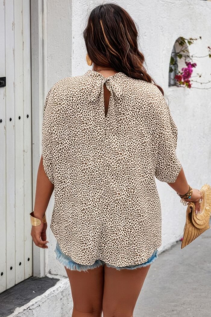 Plus size random printed short sleeve loose shirt - image 5