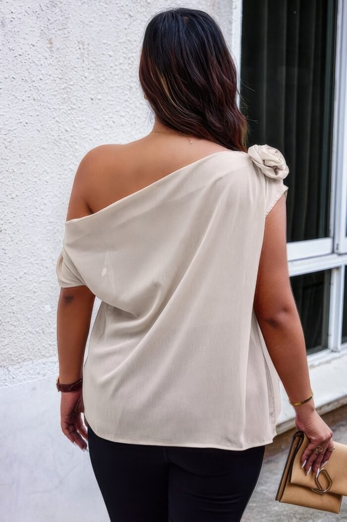 Plus one shoulder asymmetric flower decoration shirt - image 3
