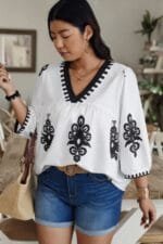 Plus V Neck Geo Print Puff Sleeve Blouse