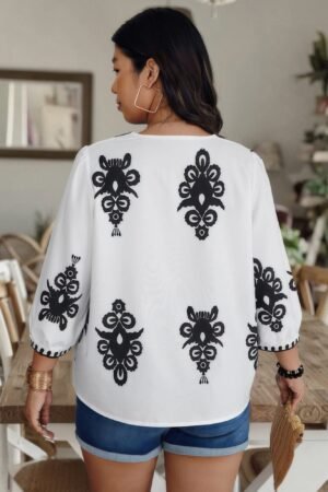 Plus V Neck Geo Print Puff Sleeve Blouse Plus V Neck Geo Print Puff Sleeve Blouse