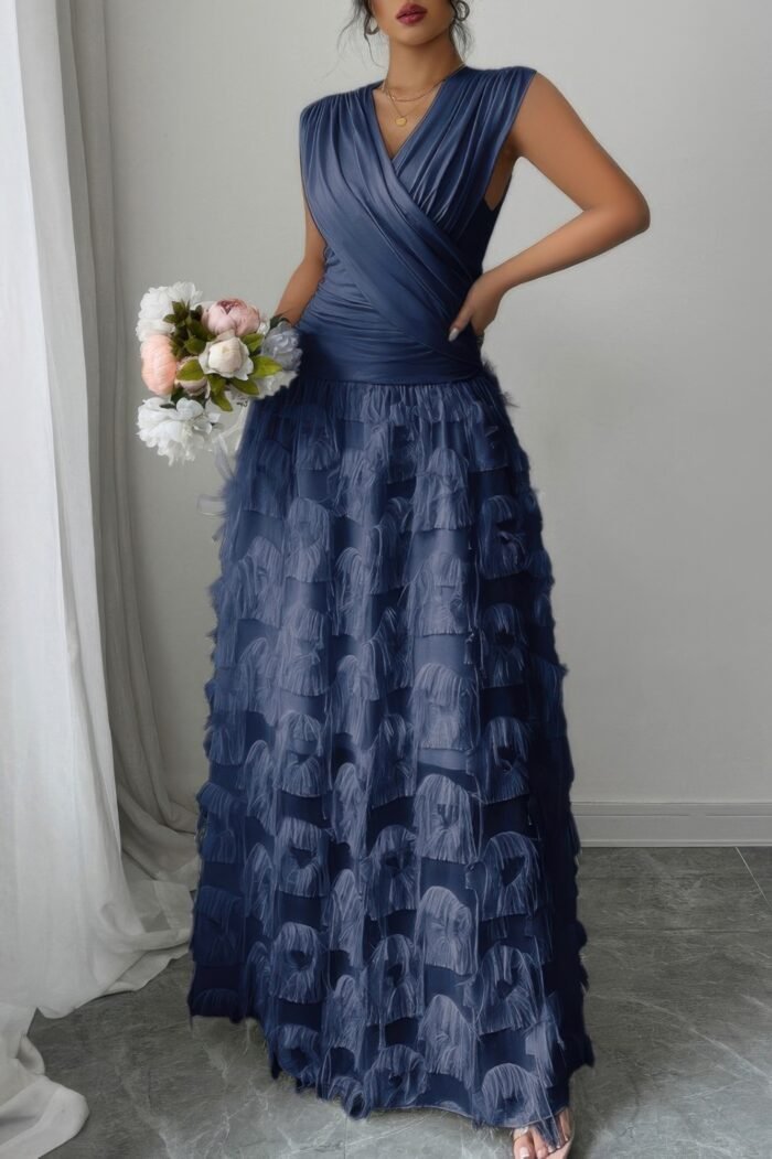 Solid v neck ruched texture splice sleeveless dress - image 2