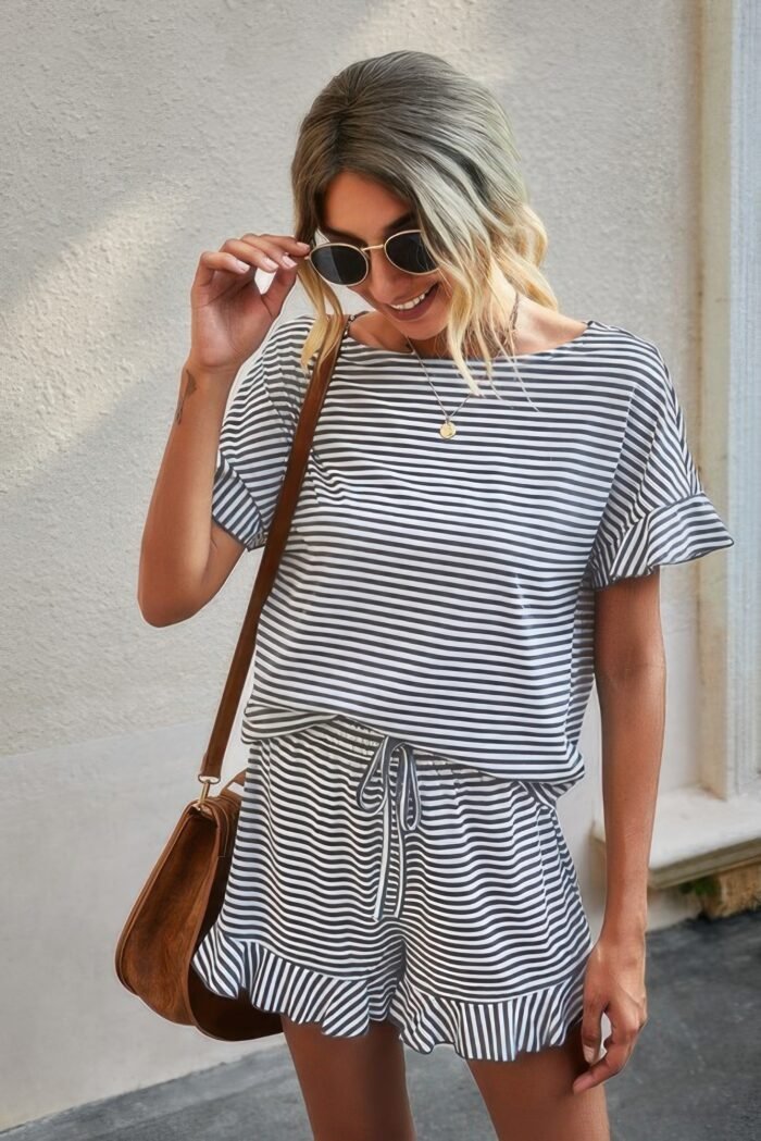 Round neck striped top short set - image 1