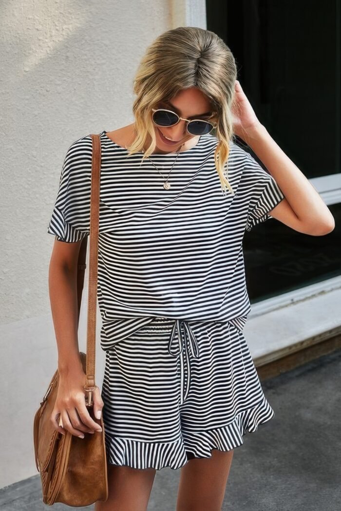 Round neck striped top short set - image 5