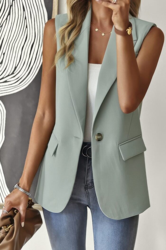 Sleeveless solid pockerts button front open suit - image 1