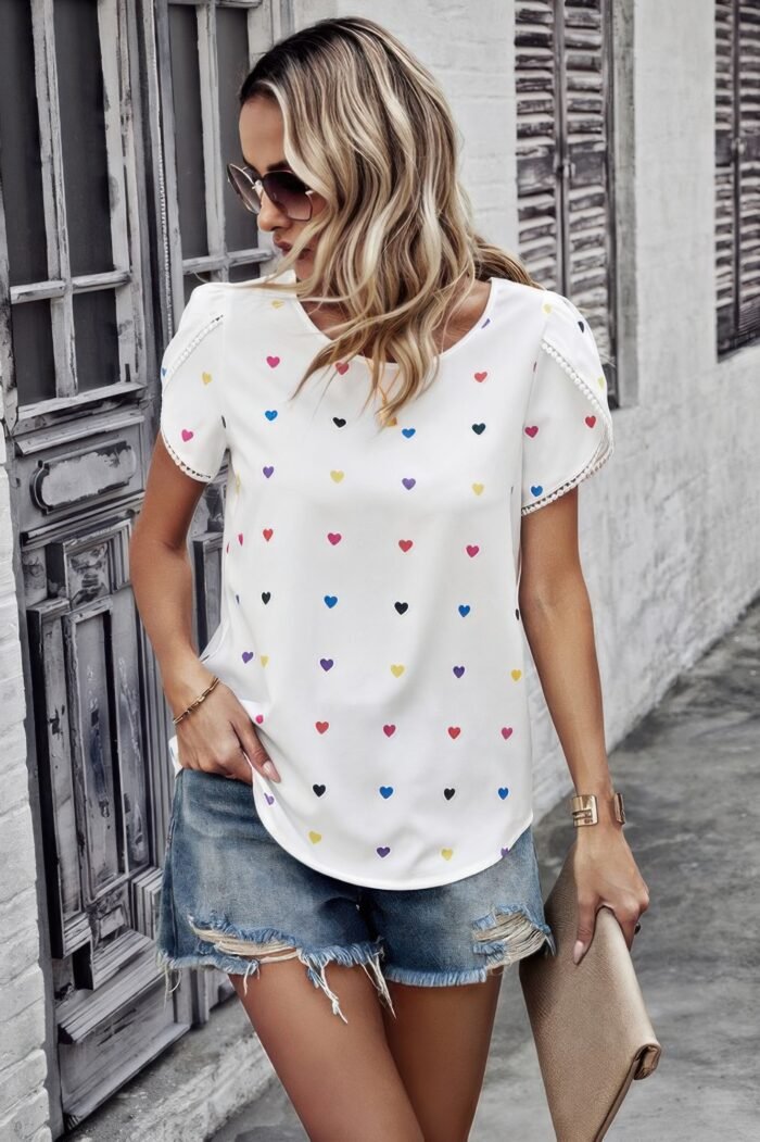 Heart Print Round Neck Loose Fit Shirt - Image 4