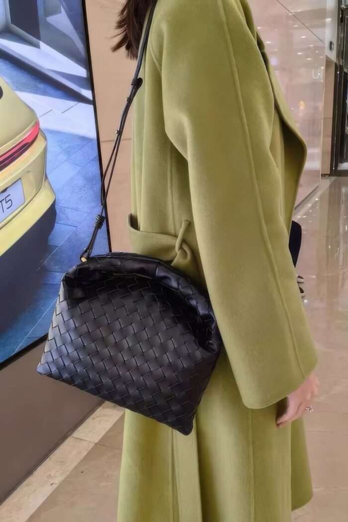 Chic Weave Set Clutch - Image 1