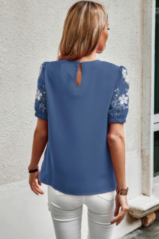 Floral Keyhole Neckline Puff Sleeve Blouse - Image 9