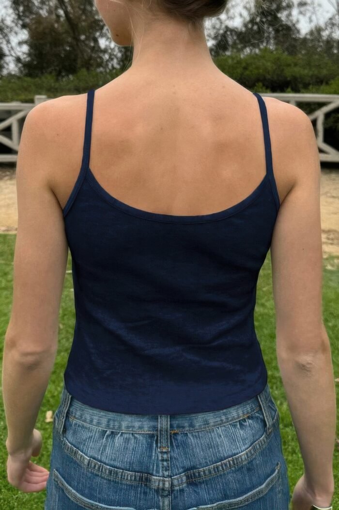 Solid Sleeveless Fit Low Back Tank Tee - Image 3