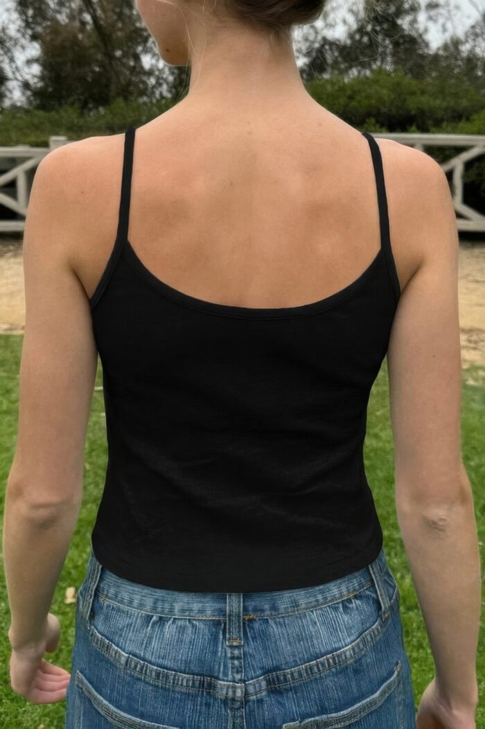 Solid Sleeveless Fit Low Back Tank Tee - Image 6