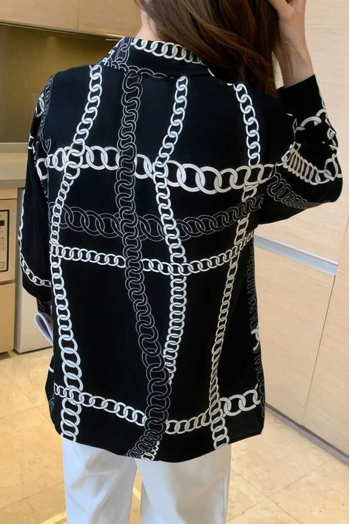 Chain Print Drop Shoulder Loose Fit Blouse - Image 4
