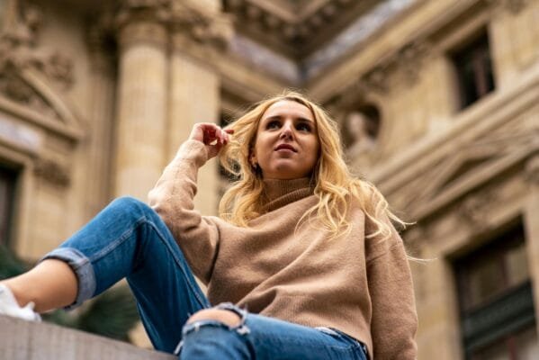 utility chic 2025: women's cargo & functional fashion guide