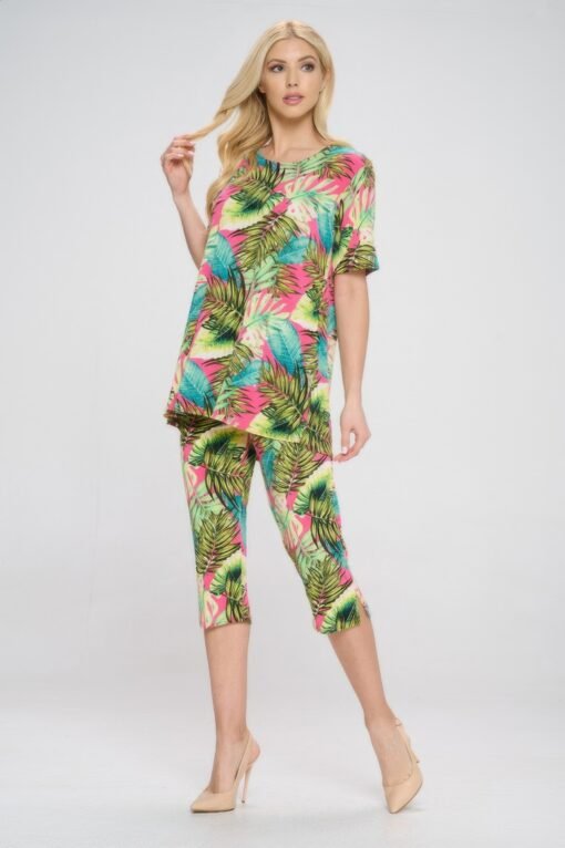 Plus Size Short Sleeve Top And Capri Pants Set