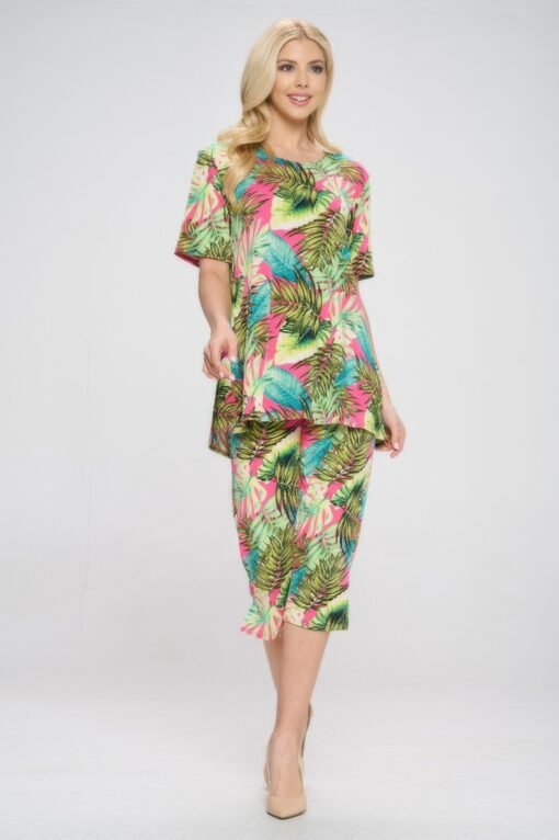 Plus Size Short Sleeve Top And Capri Pants Set