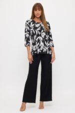 Plus Size Hit Side Button Sleeve Top