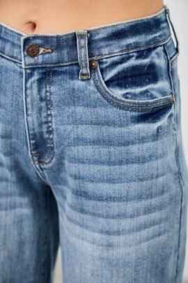 Mid Rise Wide Frayed Seam Mid Rise Wide Frayed Seam