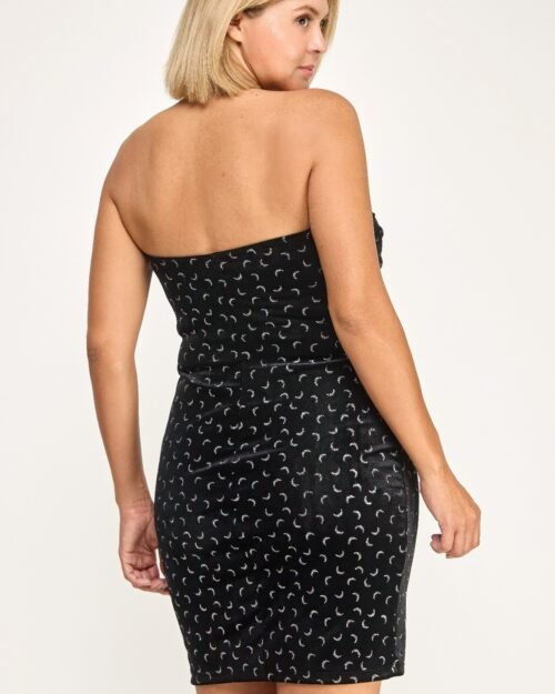 plus velvet strapless dress w/ metal crescent det