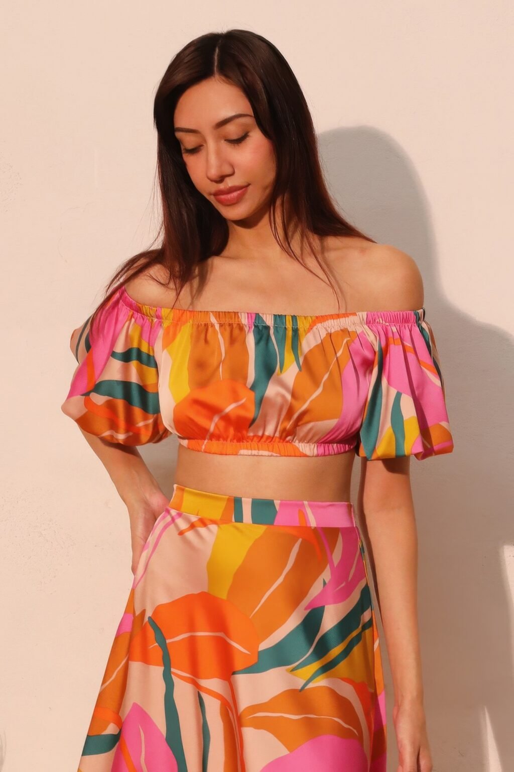 isla tropical satin bubble sleeve crop top