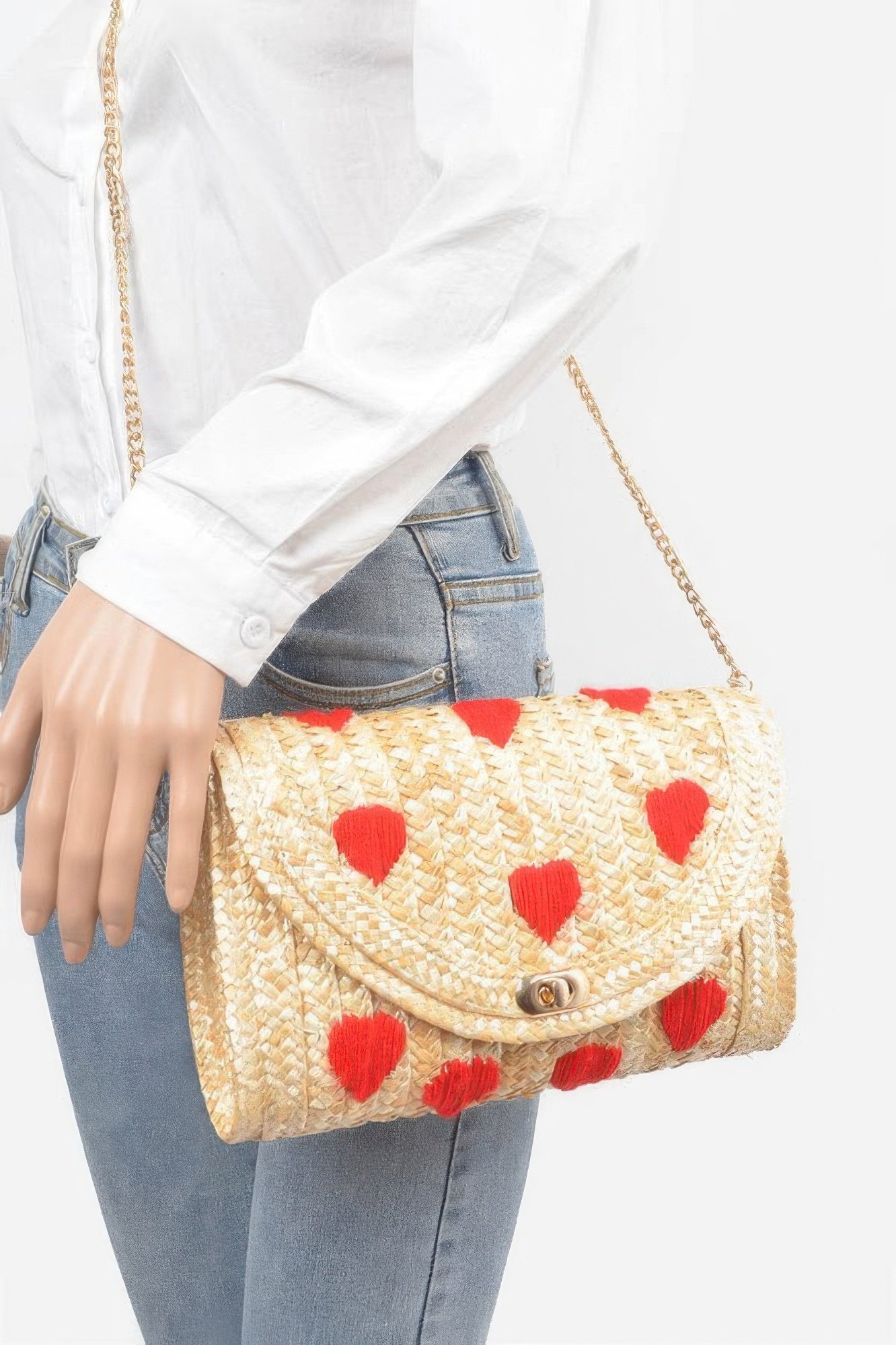 heart embroidery straw clutch