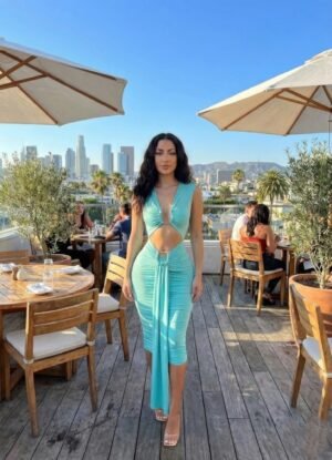 Body-con Midi Dress In A Vibrant Body-con Midi Dress In A Vibrant