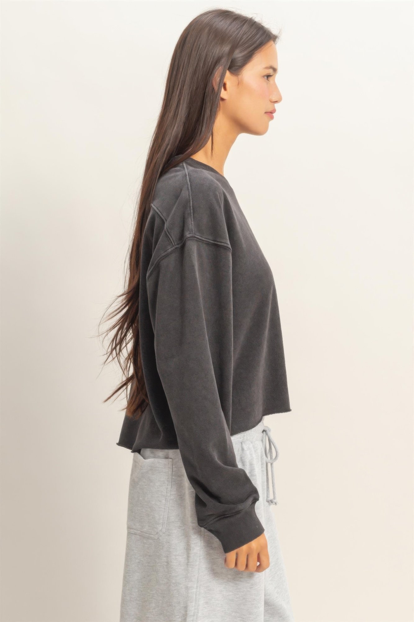 Cropped Mineral Wash Sweatshirt Cropped Mineral Wash Sweatshirt - Image 33
