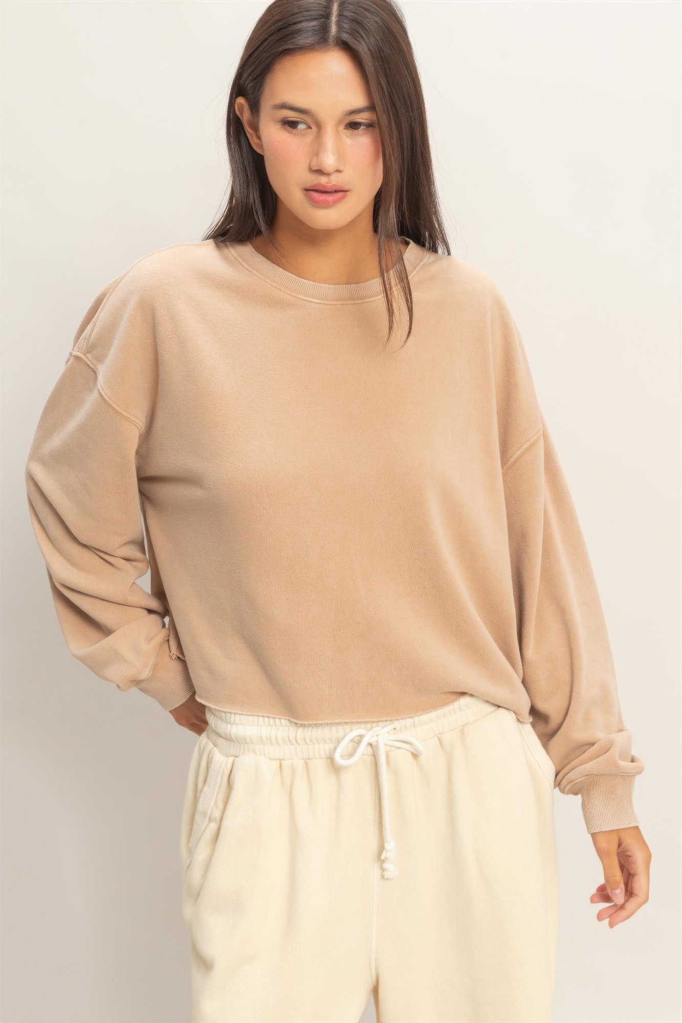 Cropped Mineral Wash Sweatshirt Cropped Mineral Wash Sweatshirt - Image 16
