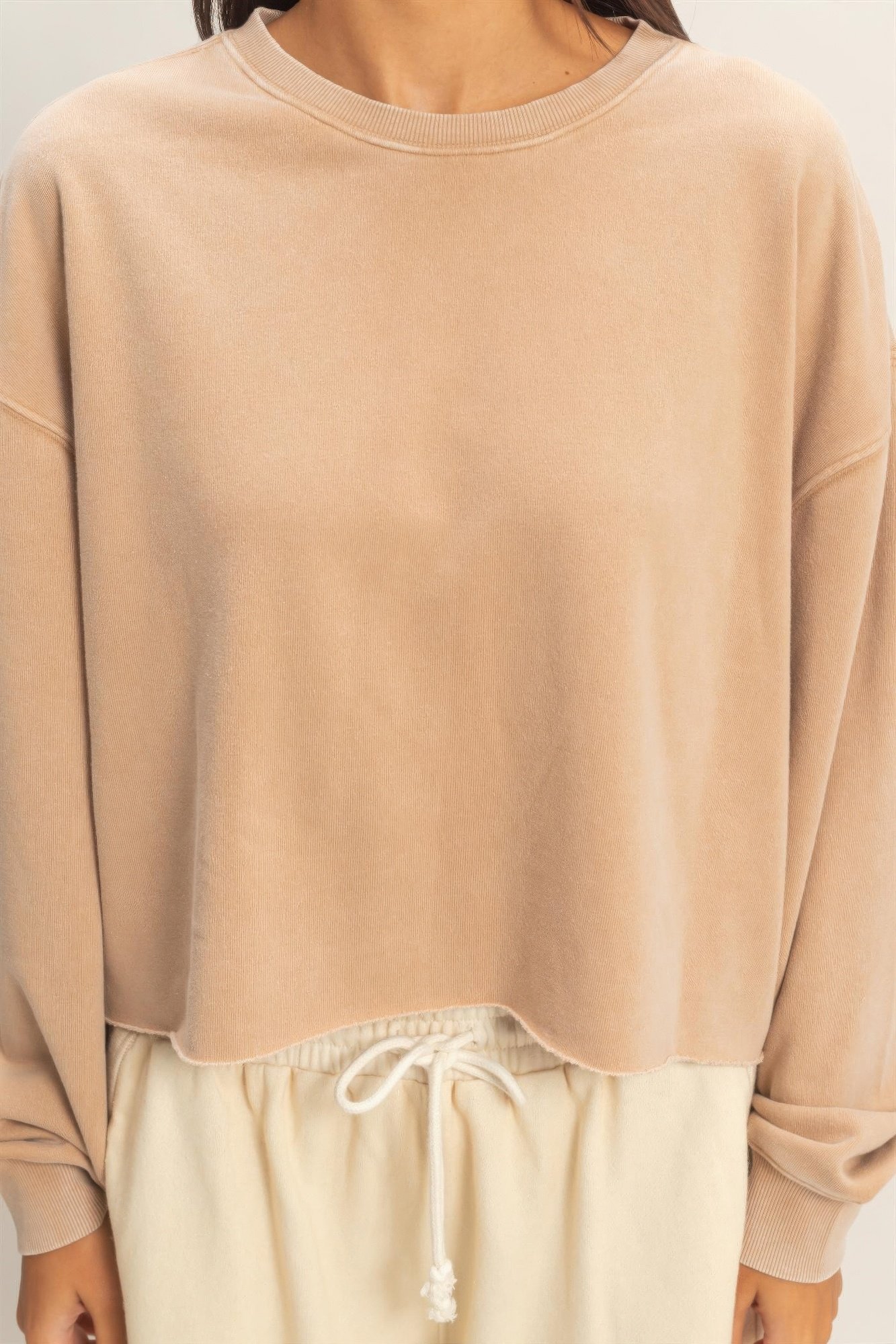 Cropped Mineral Wash Sweatshirt Cropped Mineral Wash Sweatshirt - Image 18