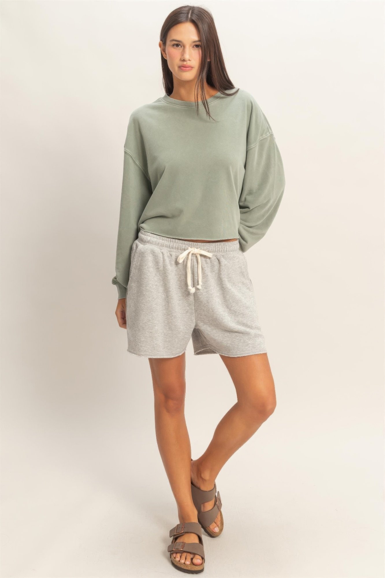 Cropped Mineral Wash Sweatshirt Cropped Mineral Wash Sweatshirt - Image 12