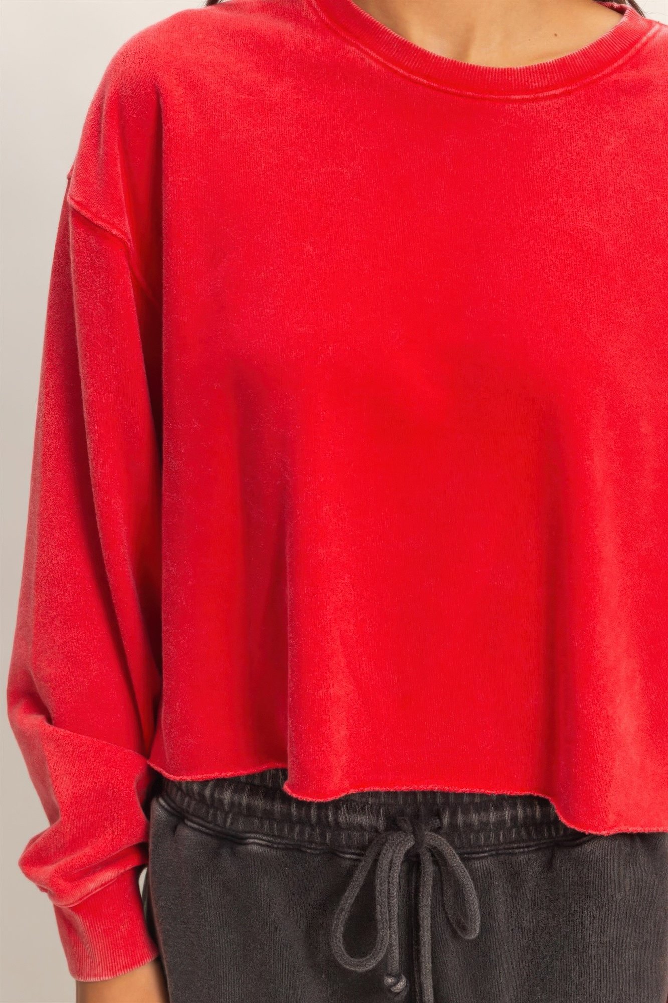 Cropped Mineral Wash Sweatshirt Cropped Mineral Wash Sweatshirt - Image 9