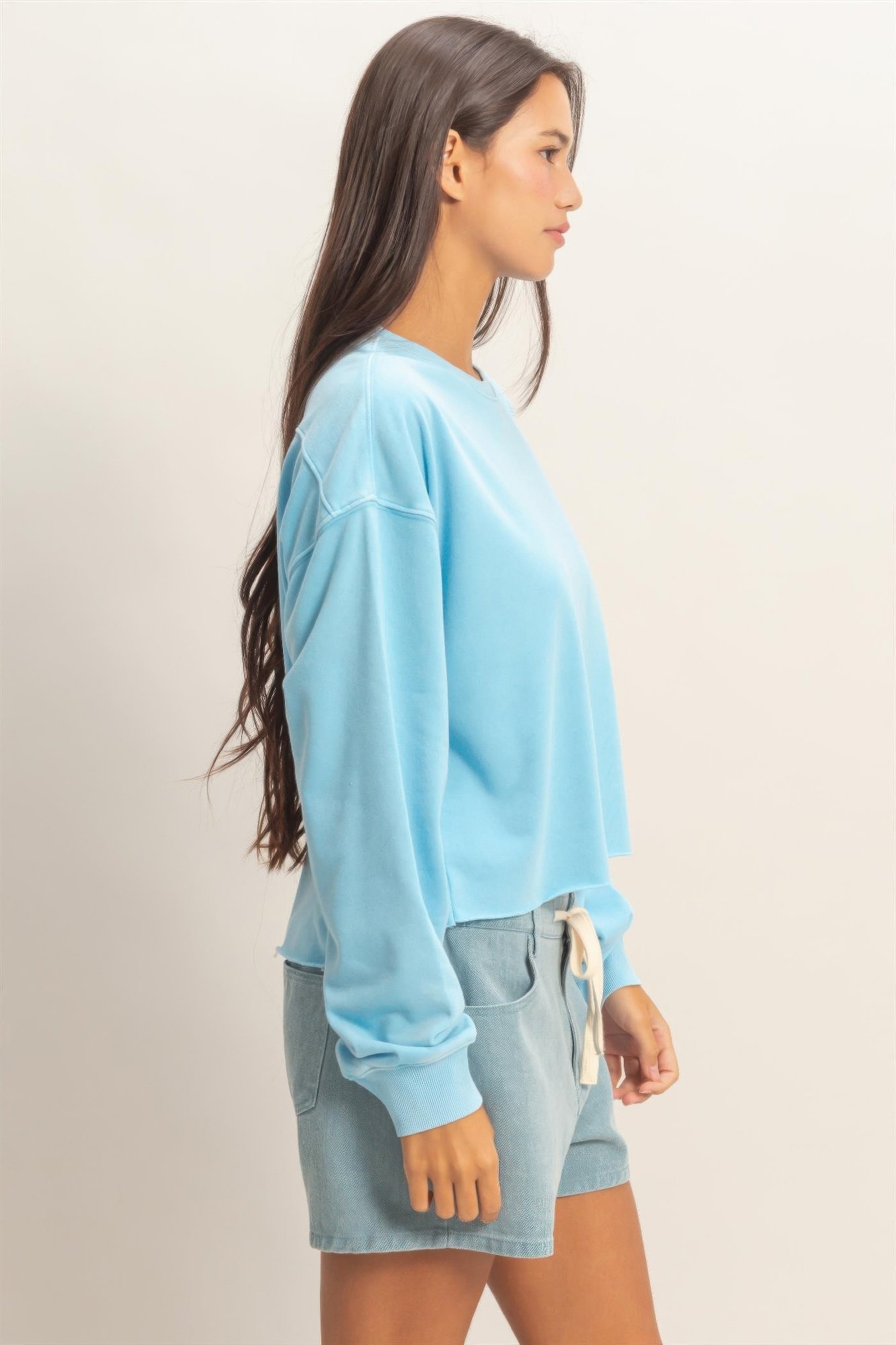Cropped Mineral Wash Sweatshirt Cropped Mineral Wash Sweatshirt - Image 3