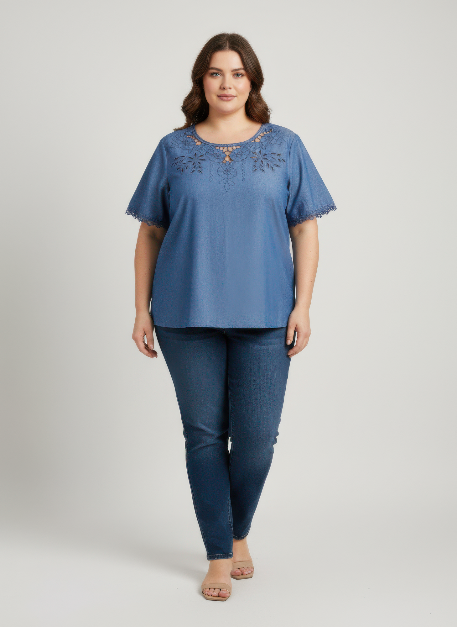 Embroidered Lace Trim Short Sleeve Knit Top Embroidered Lace Trim Short Sleeve Knit Top