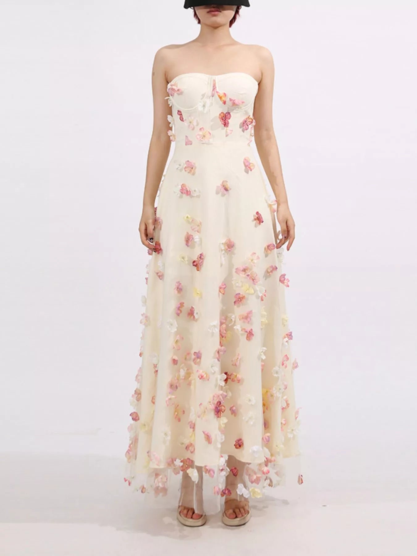Floral Applique Strapless Tulle Maxi Dress 31257c02-3c17-472f-b290-d4337083c555-Max-Origin