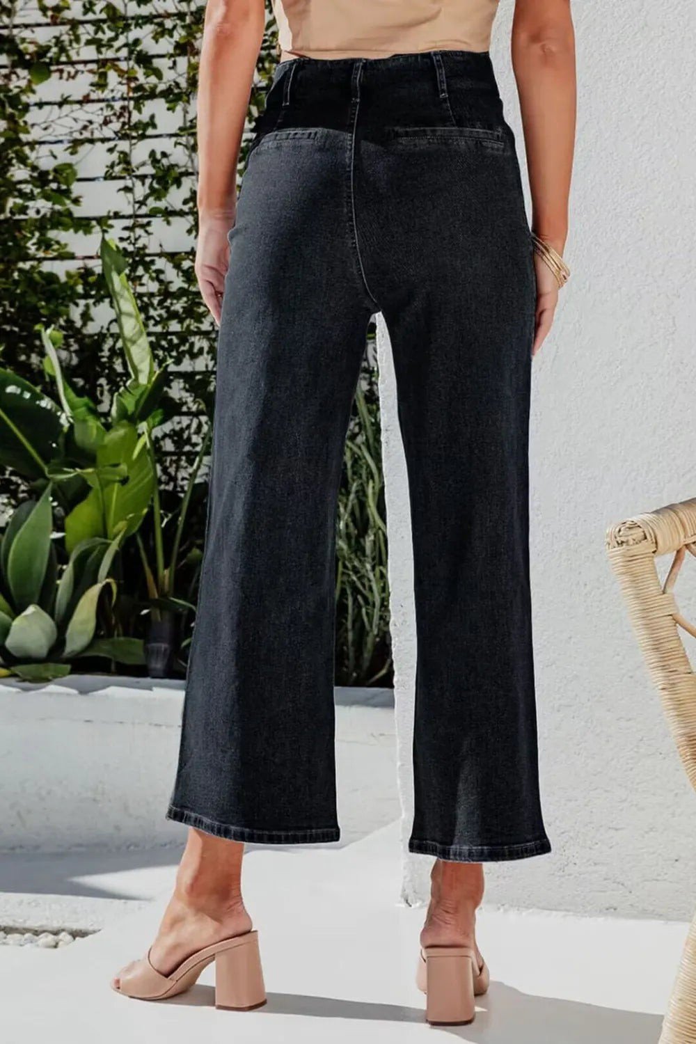 Button Fly Cropped Wide Leg Jeans c39d5930-357b-40e6-b0be-ef7b6f024650-Max